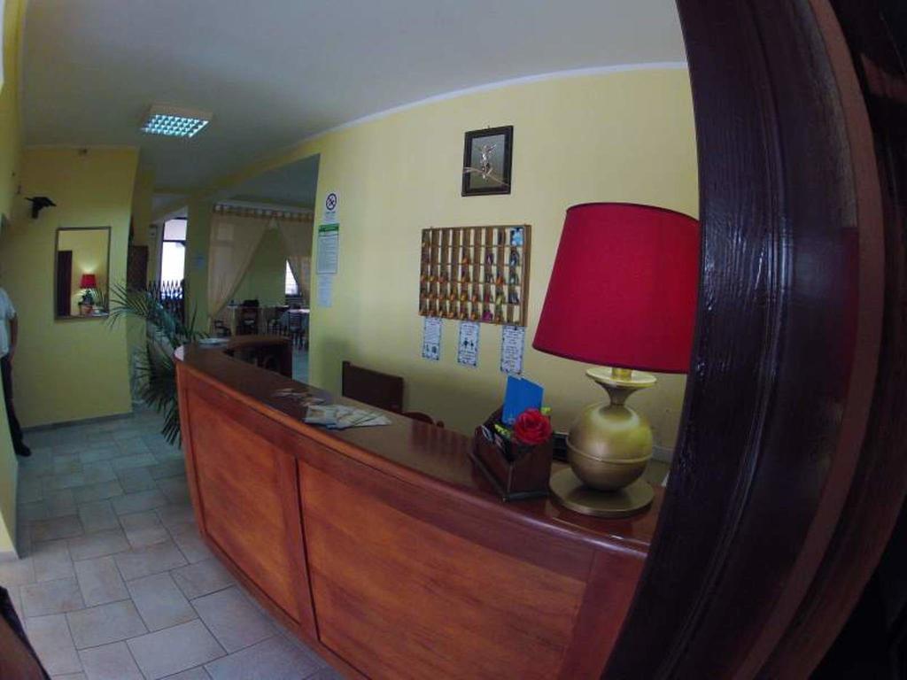 Hotel Aurora สกาอูรี ภายนอก รูปภาพ